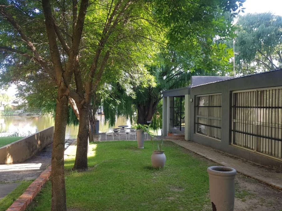 2 Bedroom Property for Sale in Maselspoort Free State